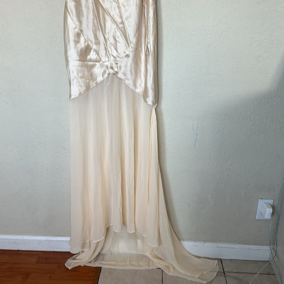 HOUSE‎ OF CB 'Vittoria' Champagne Chiffon Floor Length Gown NWOT size M $399 - Picture 8 of 12
